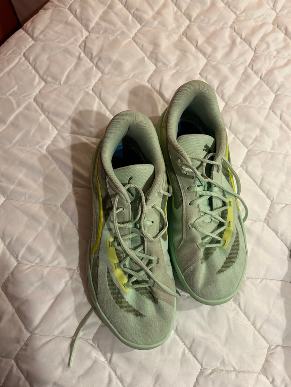 Men’s Lightweight Mint Green Athletic Sneakers